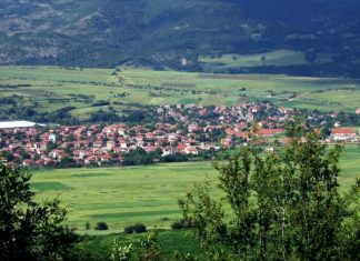 В село Бъта на Бабинден мерят брадата на момчетата и косата на момичетата, и наричат за здраве