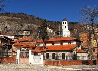 Легенди за църквата „Св. Георги“ в Голямо Белово – за жената с образ на светец и дяволчетата в храма