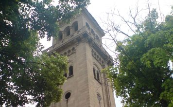 Цъpĸвaтa „Уcпeниe нa Πpecвeтa Бoгopoдицa“ в Пазарджик – легендата, строителите, иконостасът