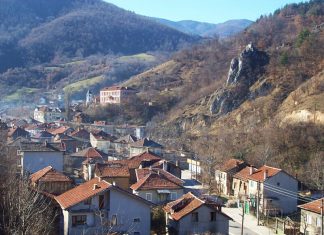 Скалната църква „Св.св. Козма и Дамян“ в Голямо Белово – история и легенди